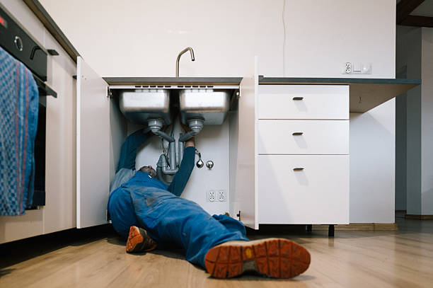 Professional Leak Detection technician working in Martha, KY